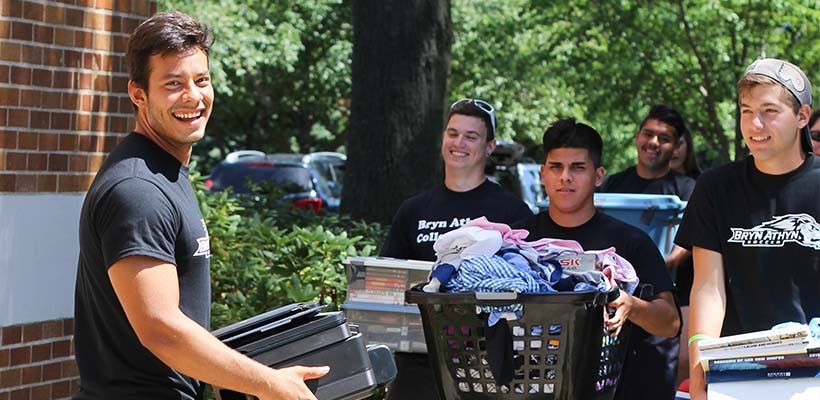 students moving into the residence halls