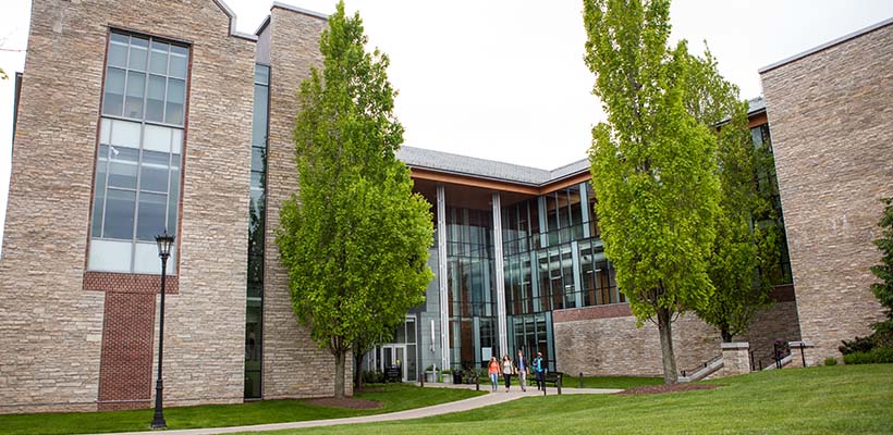 Bryn Athyn College students walking from class in the Doering Center